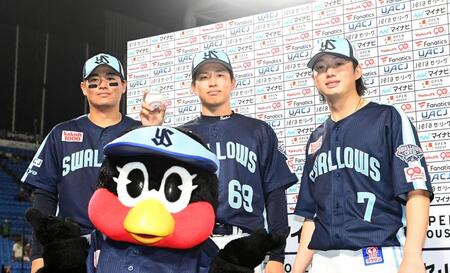 【写真】プロ初勝利を挙げた下川　でもお立ち台で笑顔はなし