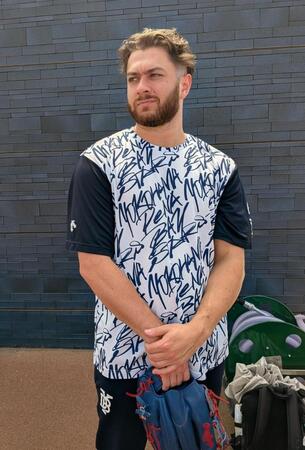 　取材に応じるケイ