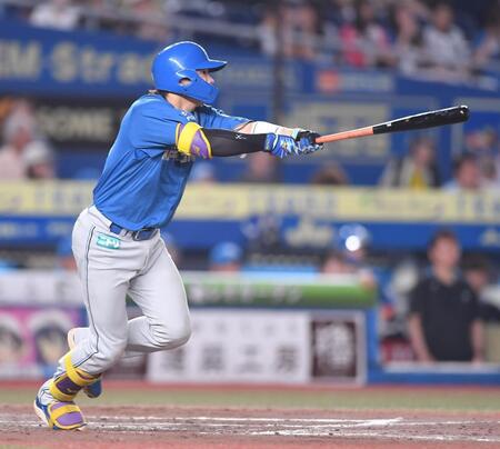 ３回、中越え２点適時三塁打を放つ田宮（撮影・開出牧）