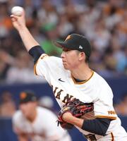 好投する先発の戸郷（撮影・坂部計介）