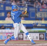 ３回、先制の中越え適時二塁打を放つ水谷（撮影・開出牧）