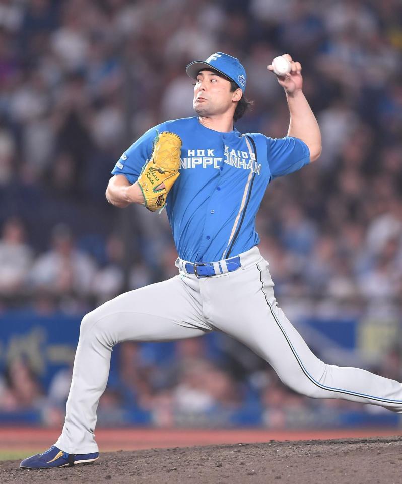 ８回に登板し無失点に抑えた上原（撮影・開出牧）