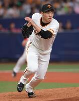 　３回、岩田の一ゴロでベースカバーに走る森田（撮影・坂部計介）