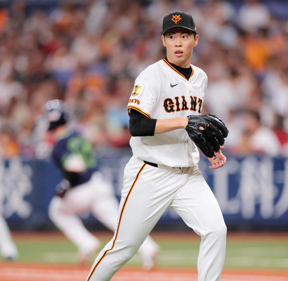 　３回、内山（奥）に２点二塁打を許す森田