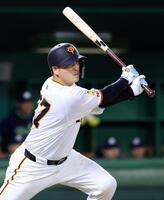 　１回、岸田が右前に適時打を放つ