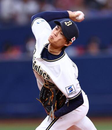 　７回、力投する山岡（撮影・山口登）