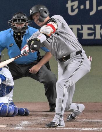 巨人が執念の逆転勝ち　９回２死から５連打でひっくり返す　代打・坂本が値千金の同点打　吉川がＶ打