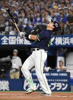 　１回、村上は三飛に終わる（撮影・佐藤厚）