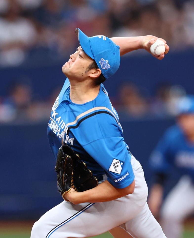 　６回、力投する斎藤（撮影・山口登）