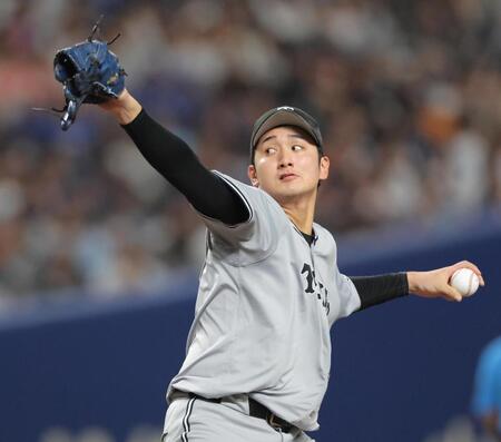 　力投する先発の横川