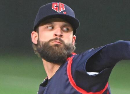 ロッテ　チェコ代表オンジェイ・サトリア投手が始球式「ＷＢＣ日本戦での投球より緊張しました」