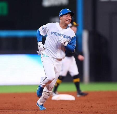 日本ハム　難攻不落モイネロから伏兵３発！山県２発＆今川Ｖ弾　首位ソフトバンクに３差接近