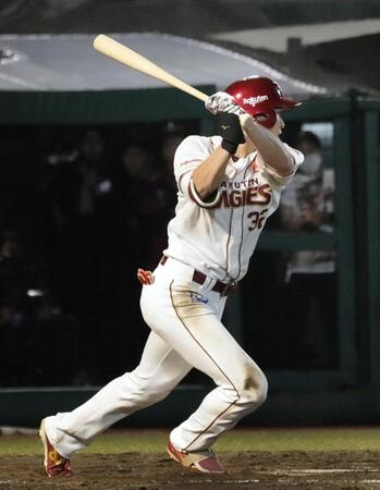 楽天・中島　４時間５８分の激闘に終止符　初サヨナラ打に手荒い祝福