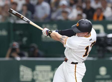 　１回、本塁打を放つキャベッジ（撮影・石井剣太郎）