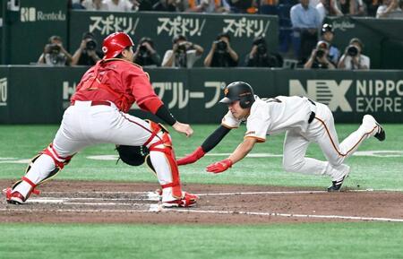 　８回、代打・坂本の左犠飛で生還する三走・増田大