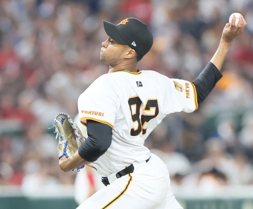 　力投するマルティネス（撮影・石井剣太郎）