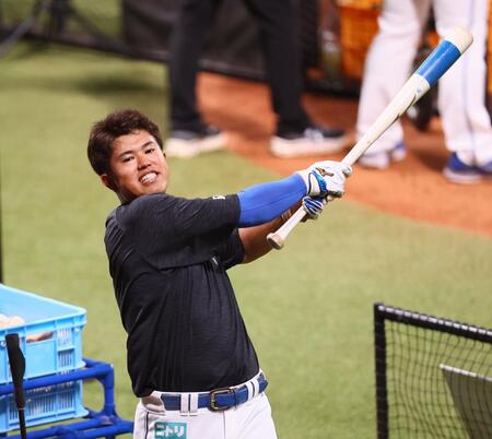 　打撃練習をする今川（撮影・中島達哉）