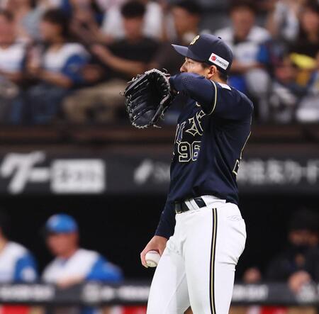 　１回途中から登板するも奈良間に適時二塁打を許す高島（撮影・中島達哉）