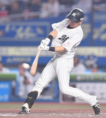 　２回、右越え適時三塁打を放つ高部