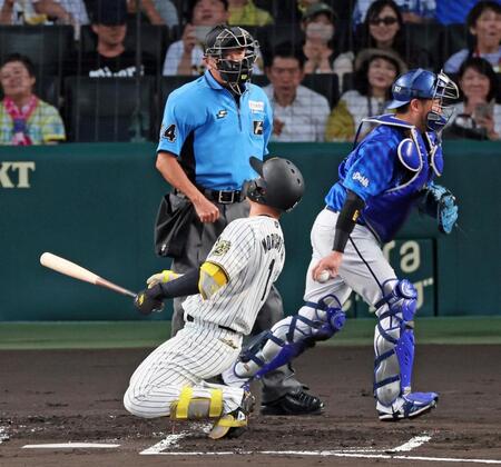 　１回、見逃し三振に倒れる森下（撮影・立川洋一郎）