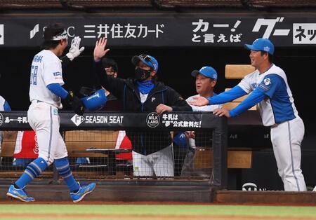 予告通り?新庄監督 9月に「瀬古さんが水を飲んで接近、イカンガー見えましたよ(笑)」