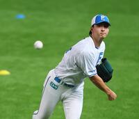 　調整する達（撮影・中島達哉）