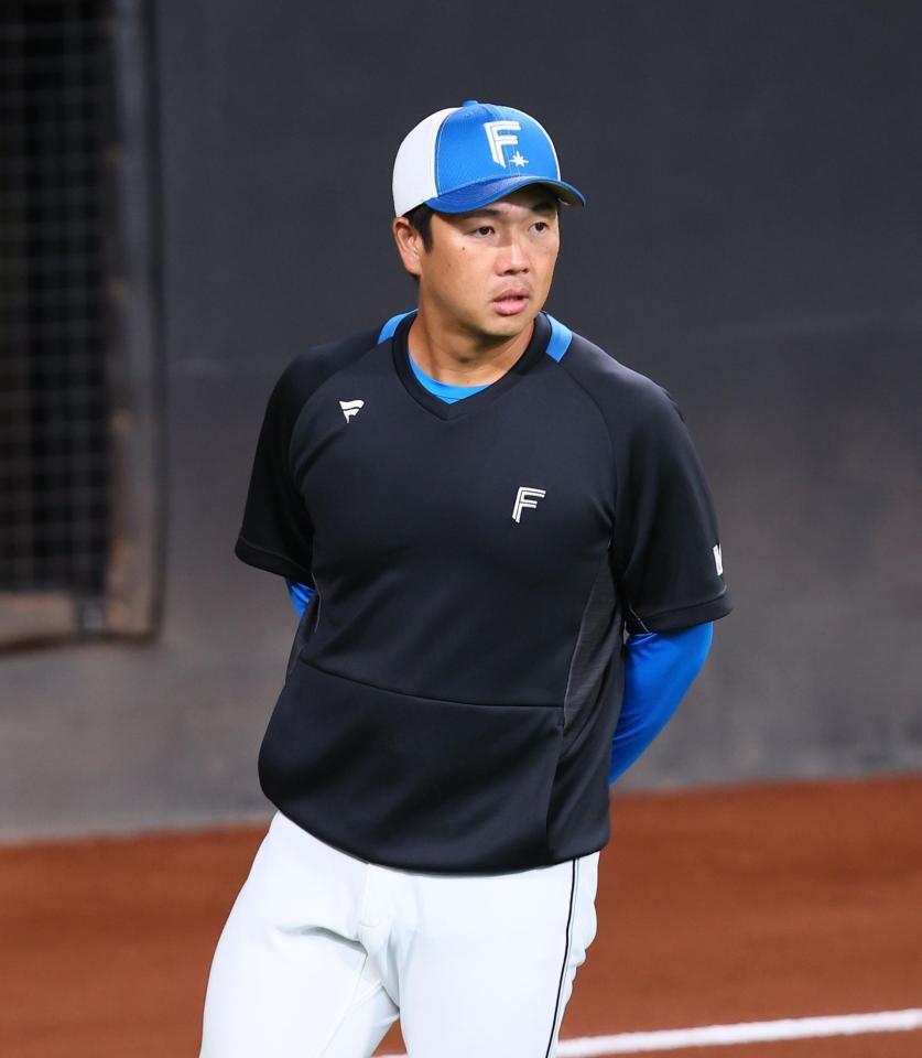 　１軍に合流した横尾２軍打撃コーチ（撮影・中島達哉）