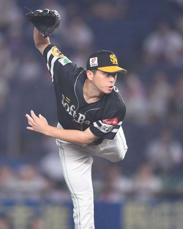 　力投する大関（撮影・開出牧）