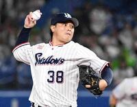 　９回、プロ２度目のマウンドに立つ北村拓（撮影・佐藤厚）