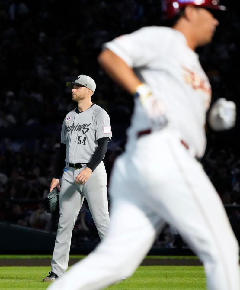 　１回、浅村（手前）に３ランを浴びたボス