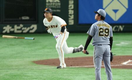 　１回、中山に逆転満塁本塁打を浴びる高橋（撮影・金田祐二）