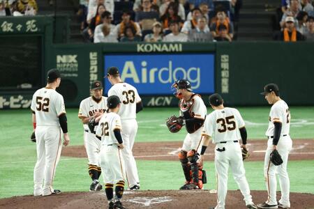 　５回、乱調のケラー（３３）を降板させる阿部監督（撮影・金田祐二）