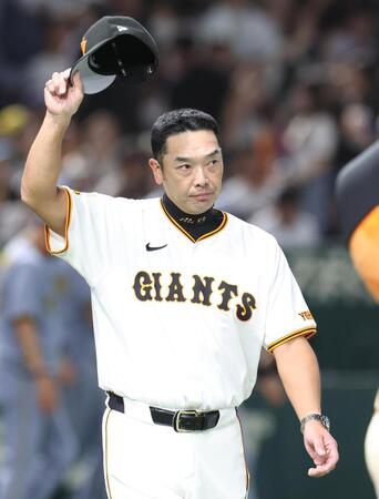 　あいさつをする阿部監督（撮影・佐々木彰尚）