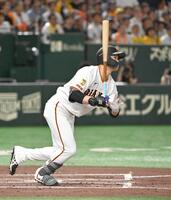 　１回、中山が右越えに満塁本塁打を放つ