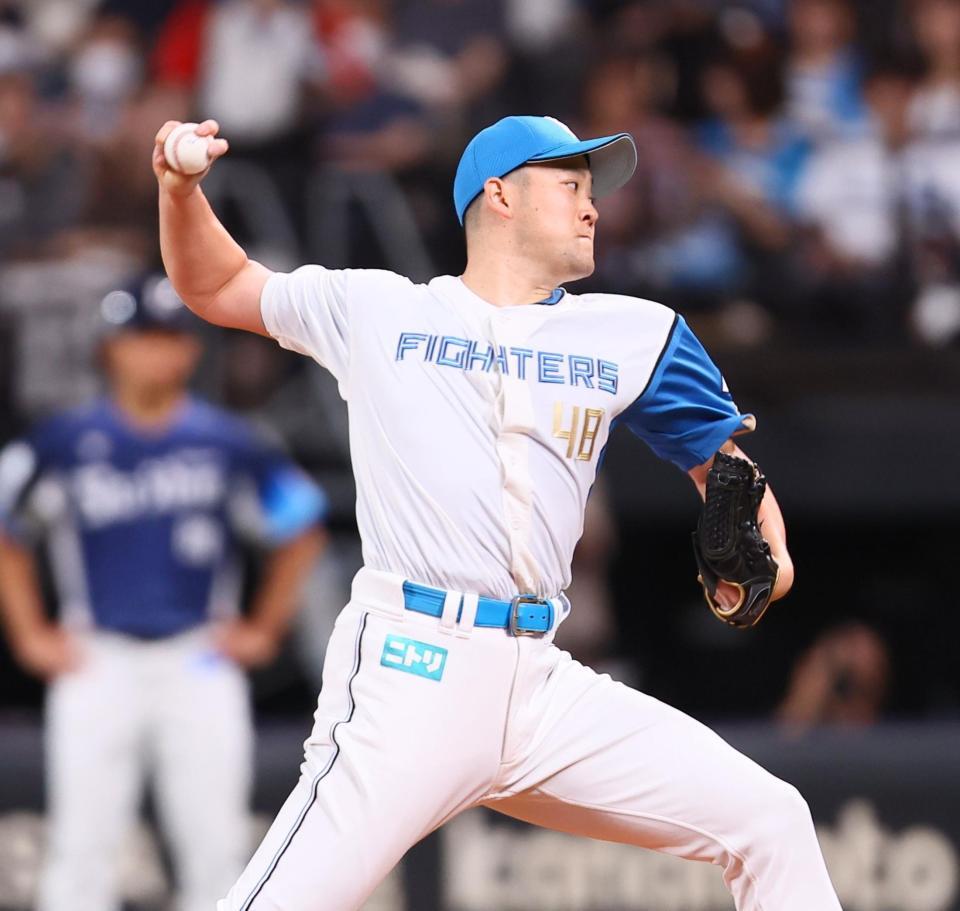 　８回から登板した斎藤（撮影・中島達哉）