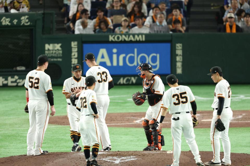 　５回、乱調のケラー（３３）を降板させる阿部監督（撮影・金田祐二）