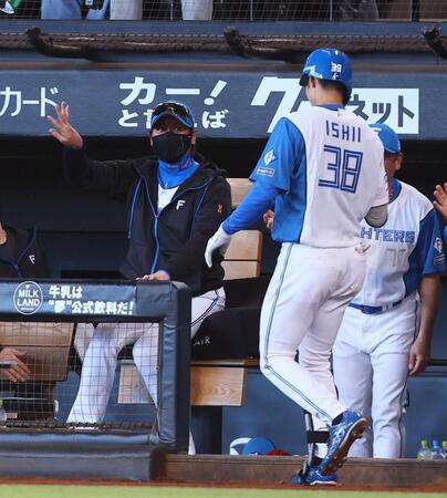 日本ハムが１点差逃げ切り！鷹と２・５差　新庄監督、就任４年目で最多７６勝目　福島が無傷の４勝目