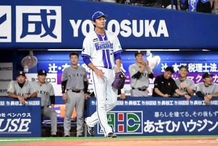 　２回、浦田の２点適時打で勝ち越しを許し、ぶ然とする藤浪（撮影・佐藤厚）