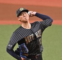 　力投する先発の曽谷（撮影・西田忠信）