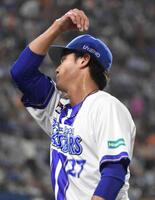 　２回４安打４失点でマウンドを降りた藤浪（撮影・佐藤厚）