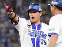 　４回、筒香は右前に２点適時打を放ち、ベンチに向かい声を上げる（撮影・佐藤厚）