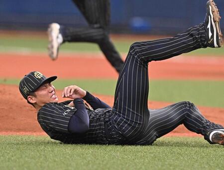オリックス・曽谷「打球を追ってバットが見えてなかった」折れたバットが胸付近に直撃　降板後病院、「胸部の打撲」と診断