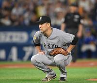 　６回、林に先制の２点適時二塁打を打たれて座り込む田中将（撮影・堀内翔）