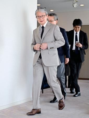 　オーナー会議を終えた巨人の山口寿一オーナー＝１７日、東京都内