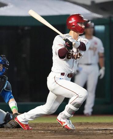 　４回、宗山が右前打を放つ。シーズン１００安打に到達した