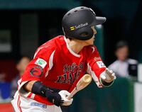 　２回、牧原大が左前に２点打を放つ