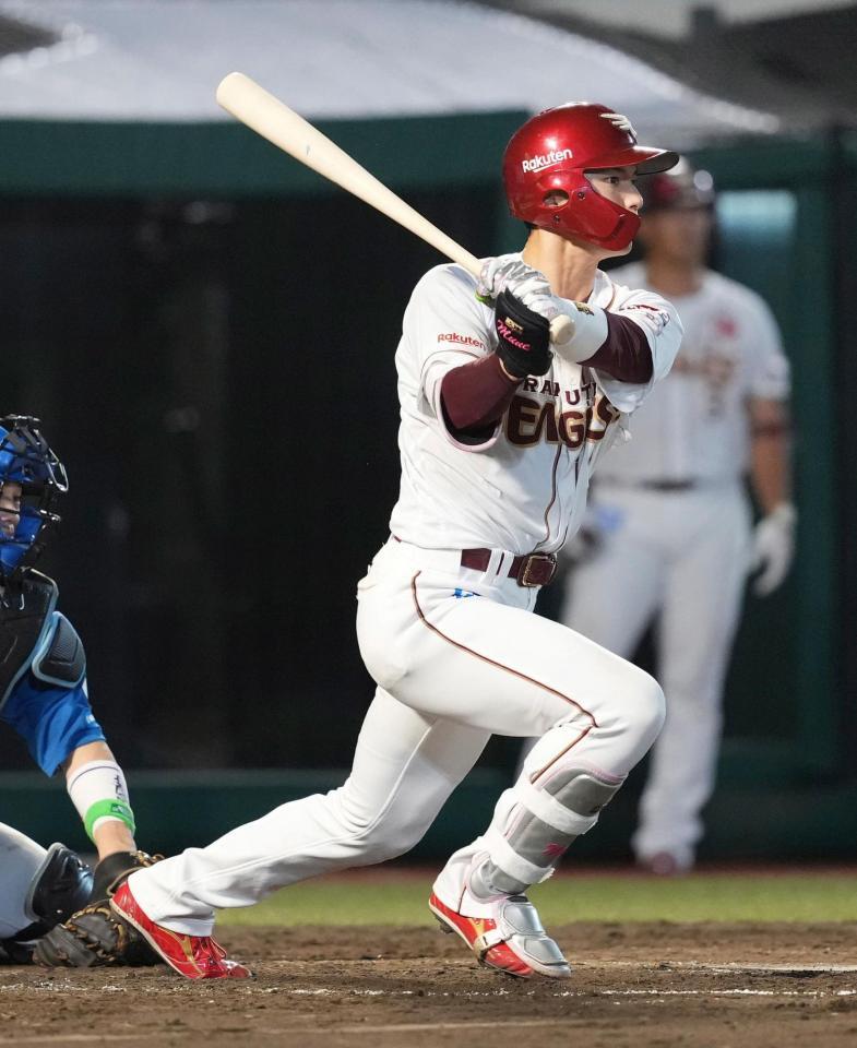 　４回、宗山が右前打を放つ。シーズン１００安打に到達した