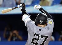 　８回、岸田が死球を受ける