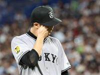 　３回を終え、ベンチに戻る森田