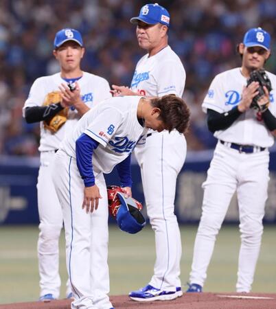 【写真】中田翔が涙の岡田に惜別メッセージ「可愛かったぞ！！笑」　笑顔の２ショも